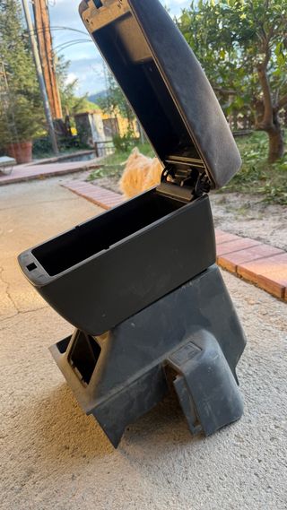 Reposabrazos Montero V20