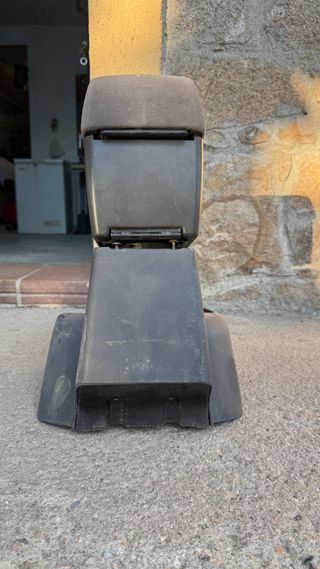 Reposabrazos Montero V20