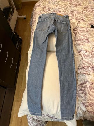 Pantalón vaquero Stradivarius Talla 34
