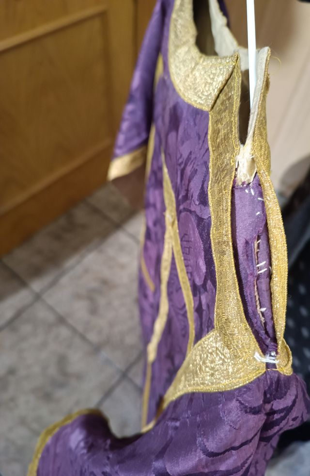 Dalmatica Morada Damasco S. XIX