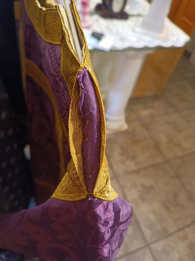 Dalmatica Morada Damasco S. XIX