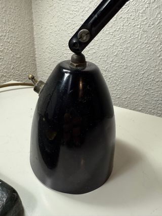 Lámpara de mesa industrial negra