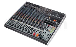 Mesa de Mezclas Behringer Xenyx X1832USB