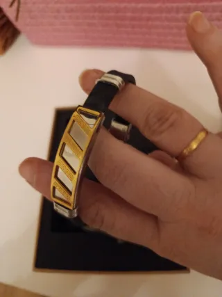 Reloj Tubular con Pulsera Negra y Marrón