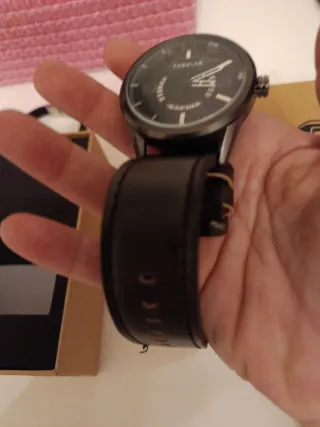 Reloj Tubular con Pulsera Negra y Marrón