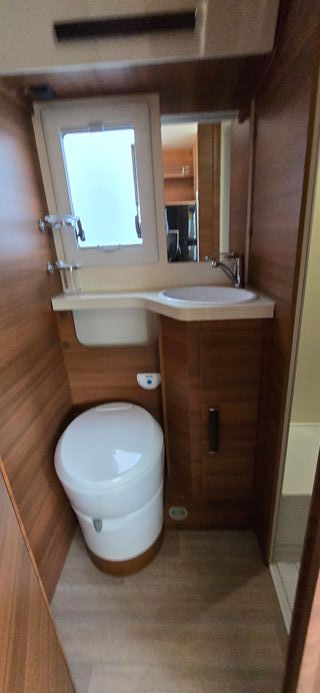 Autocaravana Elnagh 26 de 6 plazas
