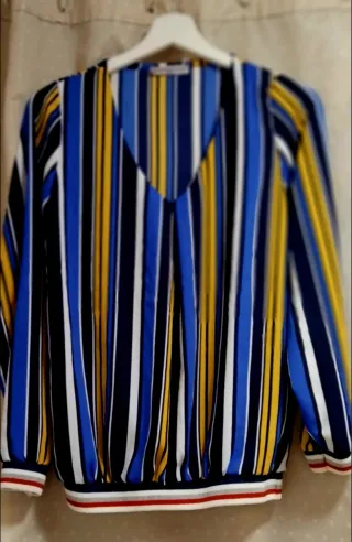 Blusa escote V multicolor