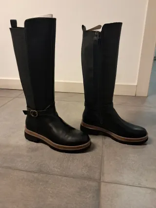 Botas caña alta T.39