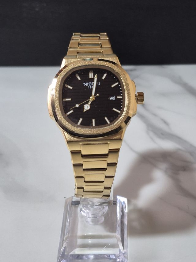 Orologio stile Nautilus 42mm Dorato + Quadrante Nero