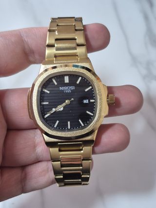 Reloj estilo Nautilus 42mm  Dorado + Esfera Negra