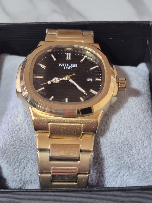 Orologio stile Nautilus 42mm Dorato + Quadrante Nero