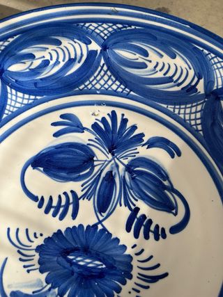 Plato decorativo azul y blanco
