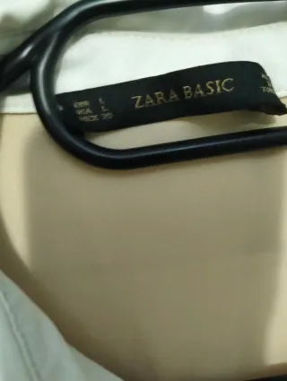 Blusa Zara Basic Beige y Negra