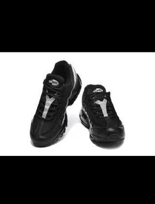 Nike Air Max 95 Talla 42 Negro/Blanco