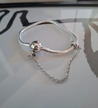 Pulsera Plata charms. Cadena Seguridad