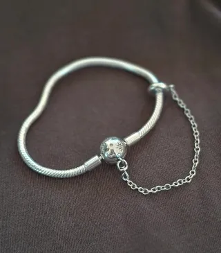 Pulsera Plata charms. Cadena Seguridad