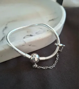 Pulsera Plata charms. Cadena Seguridad