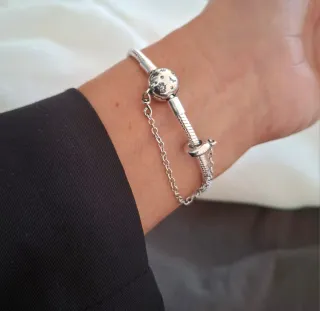 Pulsera Plata charms. Cadena Seguridad