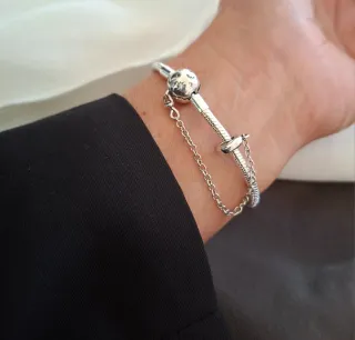 Pulsera Plata charms. Cadena Seguridad