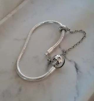 Pulsera Plata charms. Cadena Seguridad