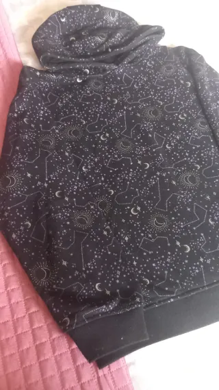 Sudadera niña estrellas y lunas Primark
