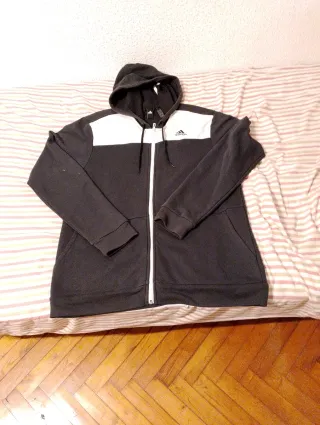 Sudadera Adidas gris y blanca con cremallera