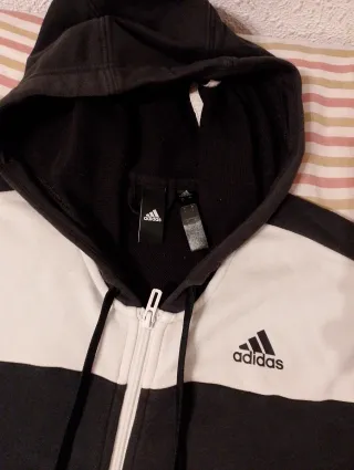 Sudadera Adidas gris y blanca con cremallera
