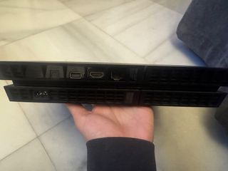 PS4 + 2 mandos + 4 juegos + PS camera