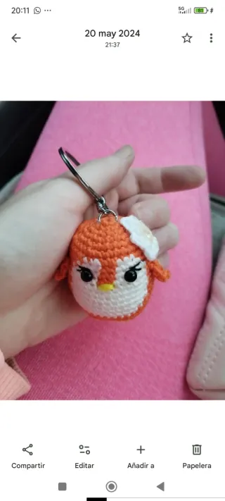 Llavero de Pingüino Naranja tejido a mano