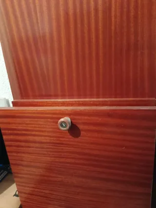 Marco de armario empotrado de madera