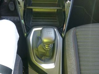 Peugeot 2008 Active Pack S&S BlueHDi 96 kW (130 CV) EAT8