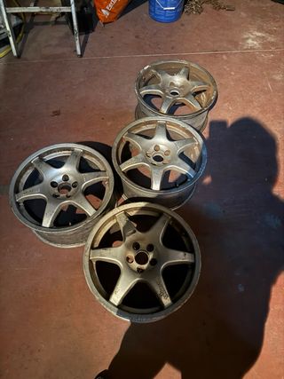 Llantas Compomotive 8x17 5x100 ET45 Grupo VAG