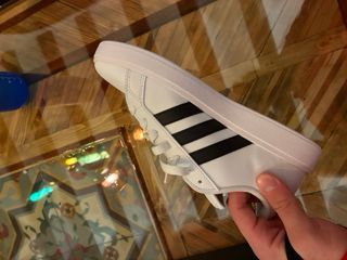 Zapatillas Adidas Blancas y Negras