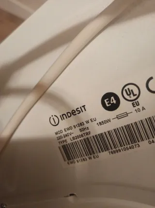 Puerta lavadora Indesit con bisagra cómo nueva