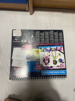 Cuaderno Monster High Fashion Sketch Portfolio