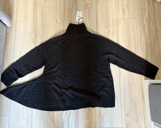 ZARA JERSEY CON LANA BAJO ASIMÉTRICO TALLA L