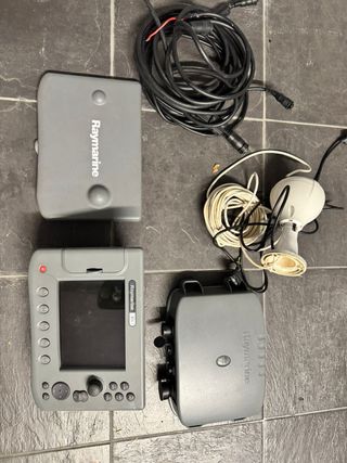 Plotter Raymarine C70y móduloSonda DSM300 y antena