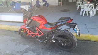 Moto Deportiva Roja 125cc 3500km