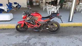 Moto Deportiva Roja 125cc 3500km