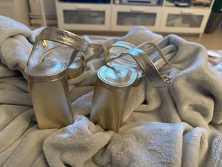 Sandalias doradas de plataforma