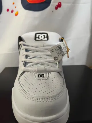 Tênis DC Shoes Preto e Branco
