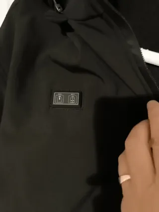 Cazadora negra calefactable