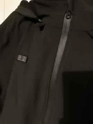 Cazadora negra calefactable