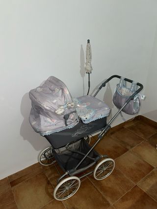 Carro de muñecas estilo inglésina