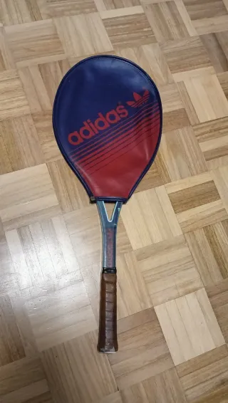 Raqueta Adidas con funda