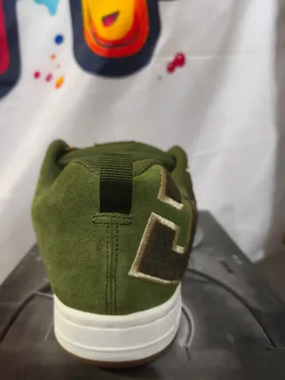 Tênis DC Shoes Verde e Marrom