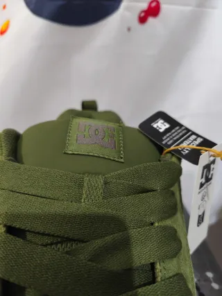 Tênis DC Shoes Verde e Marrom