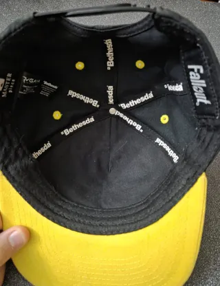 Cappello Fallout con stampa grafica