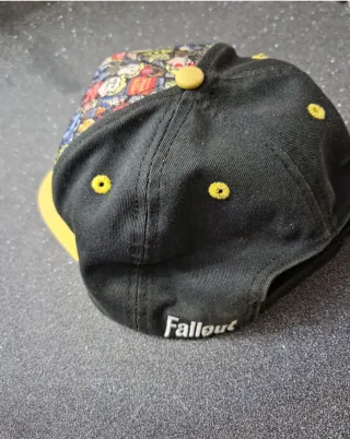 Cappello Fallout con stampa grafica