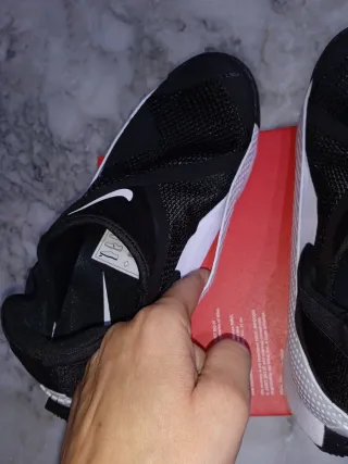 Nike Go Flyease Scarpe Uomo Donna Nero Bianco